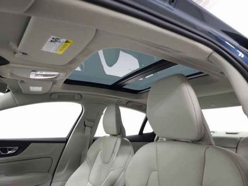 Used 2023 Volvo S60 B5 Core w/ Climate Package image 16