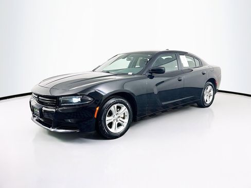 Used 2023 Dodge Charger SXT image 3