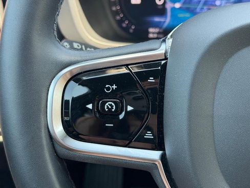 Certified 2024 Volvo XC60 B5 Ultimate w/ Protection Package Premier AWD/4WD image 18