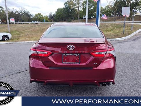 Used 2018 Toyota Camry SE image 4