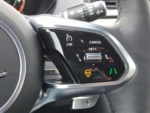 New 2024 Jaguar E-PACE R-Dynamic SE image 18