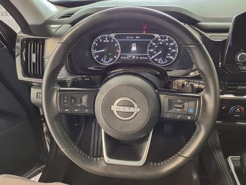 Used 2023 Nissan Pathfinder SV FWD image 8