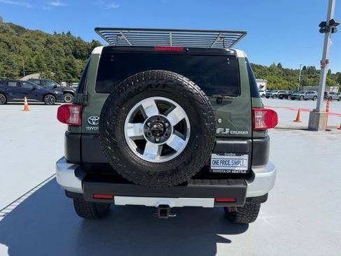 Used 2010 Toyota FJ Cruiser 4WD w/ Convenience Pkg image 4