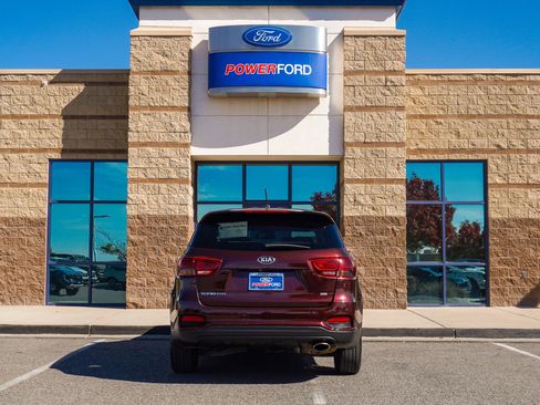 Used 2019 Kia Sorento LX image 7