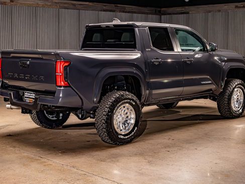 Used 2026 Toyota Tacoma SR5 image 9