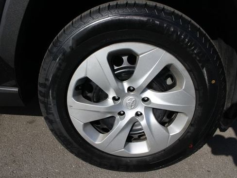 Used 2021 Toyota RAV4 LE w/ Carpet Mat Package (TMS) FWD image 10