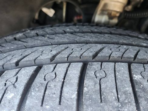 Used 2017 Porsche Cayenne AWD/4WD image 12