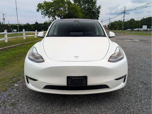 Used 2023 Tesla Model Y Long Range AWD/4WD image 2