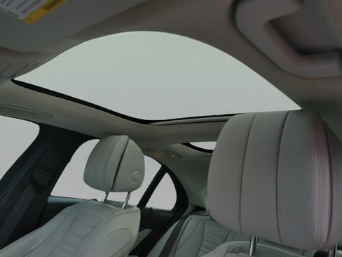 Certified 2022 Mercedes-Benz E 450 4MATIC Sedan image 28