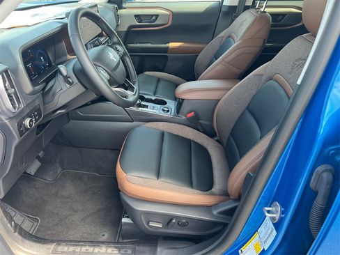 Used 2025 Ford Bronco Sport Outer Banks image 9