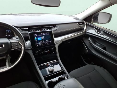 Used 2022 Jeep Grand Cherokee L Laredo w/ Luxury Tech Group I image 15