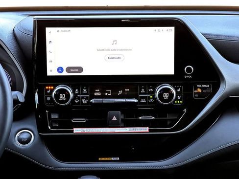 New 2025 Toyota Highlander Limited image 23