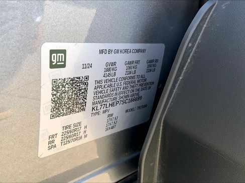 Used 2025 Chevrolet Trax LT FWD image 33