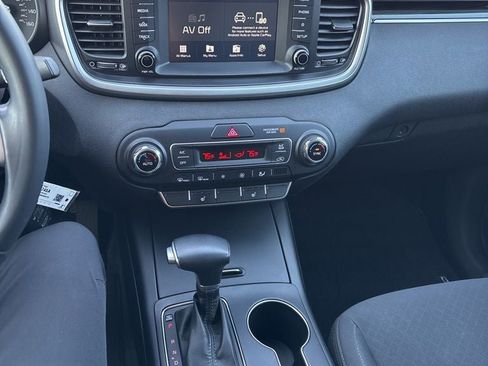 Used 2019 Kia Sorento S image 15