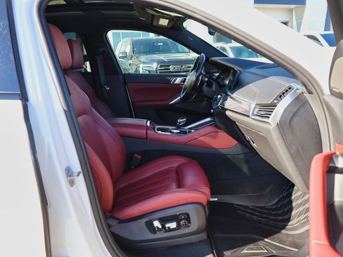 Used 2021 BMW X6 M50i w/ Executive Package image 29