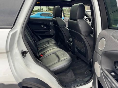 Used 2017 Land Rover Range Rover Evoque SE Premium image 12