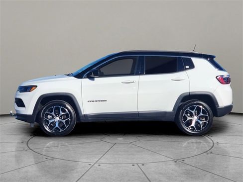 Certified 2024 Jeep Compass Limited image 9
