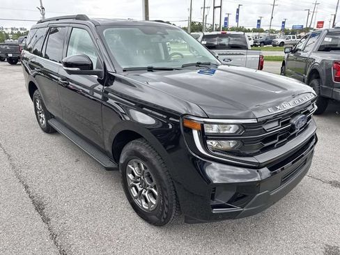 New 2026 Ford Expedition Active RWD image 3
