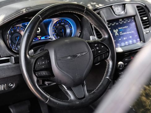 Used 2019 Chrysler 300 S RWD image 4