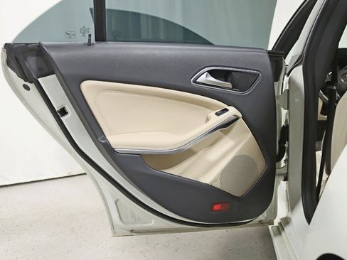 Used 2015 Mercedes-Benz CLA 250 CLA 250 image 29