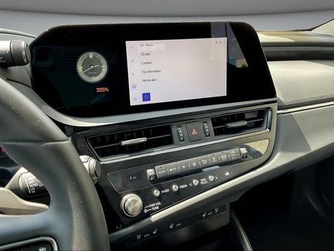 Used 2024 Lexus ES 350 w/ Premium Package FWD image 11