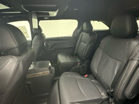 New 2026 Toyota Sienna Platinum AWD/4WD image 10