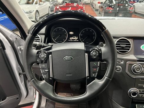 Used 2016 Land Rover LR4 HSE image 41