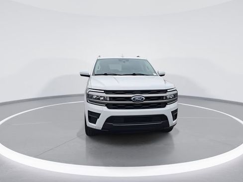 Used 2024 Ford Expedition XLT image 2