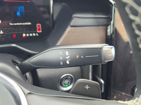 Used 2024 GMC Acadia Denali image 28