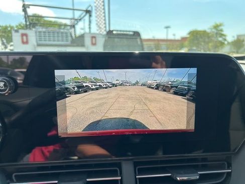 New 2026 Chevrolet Trax LT w/ Sunroof Package FWD image 20