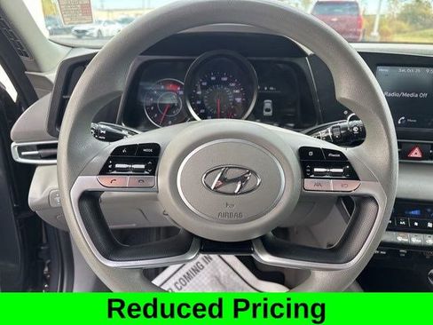 Used 2023 Hyundai Elantra SEL image 16