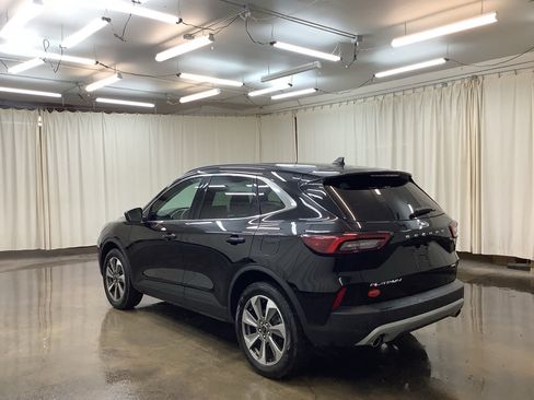 Used 2025 Ford Escape Platinum AWD/4WD image 9