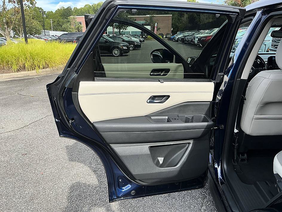 Certified 2022 Nissan Pathfinder SL FWD image 24