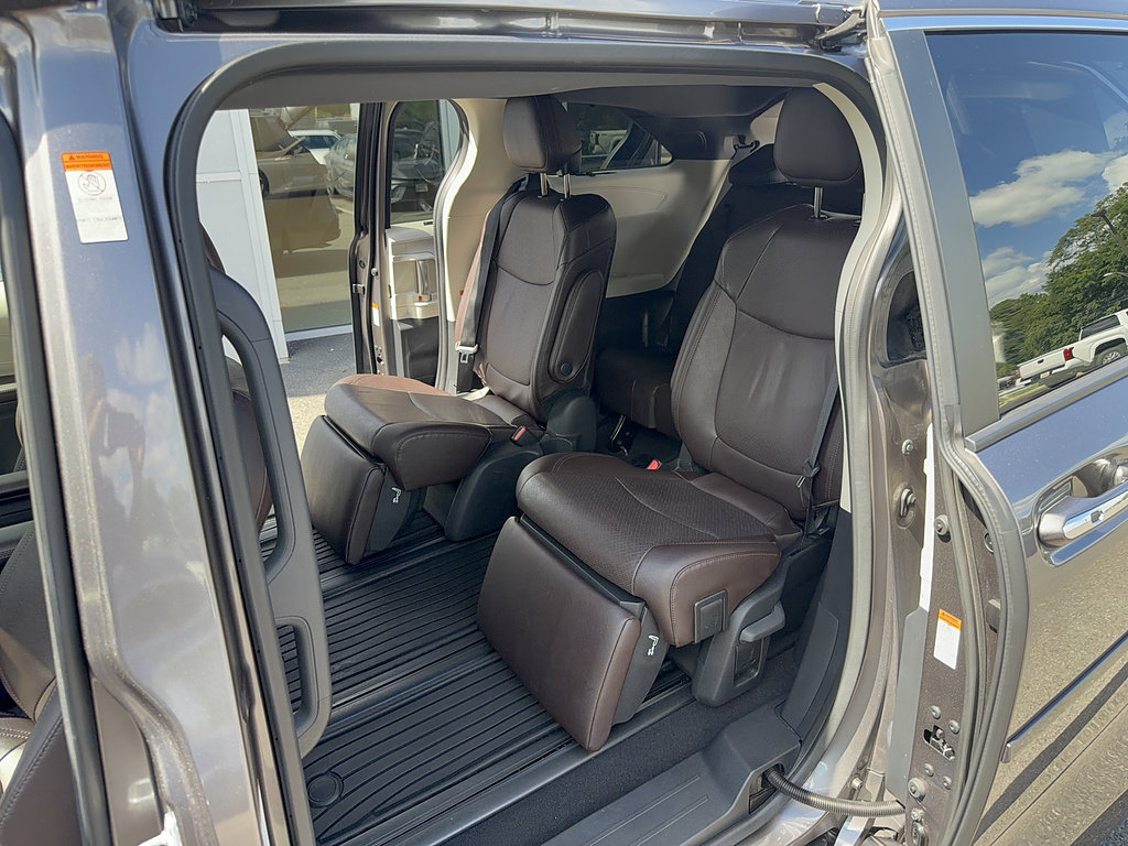 Certified 2023 Toyota Sienna Platinum AWD/4WD image 15