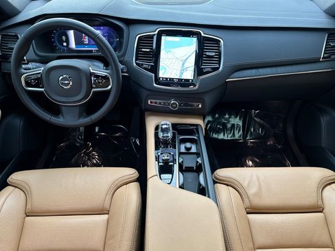 Certified 2025 Volvo XC90 T8 Ultra image 3