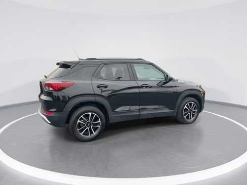 Used 2025 Chevrolet TrailBlazer LT AWD/4WD image 9