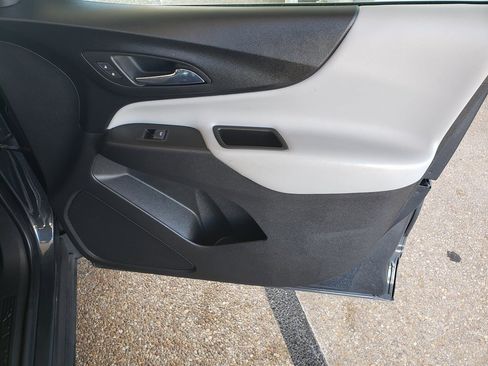 Used 2023 Chevrolet Equinox LT image 18