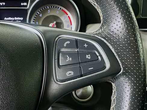 Used 2017 Mercedes-Benz GLA 250 4MATIC image 13