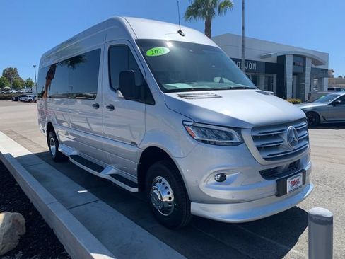 Used 2022 Mercedes-Benz Sprinter 3500 image 4