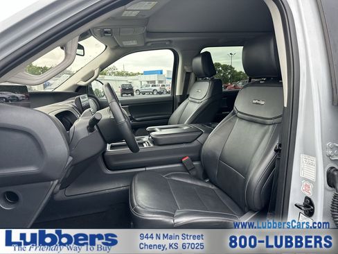 Used 2025 Ford Expedition Platinum AWD/4WD image 11