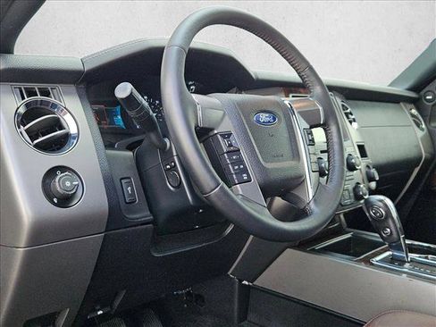 Used 2017 Ford Expedition Platinum image 10
