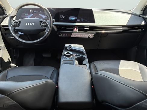 Used 2024 Kia EV6 Light RWD image 18