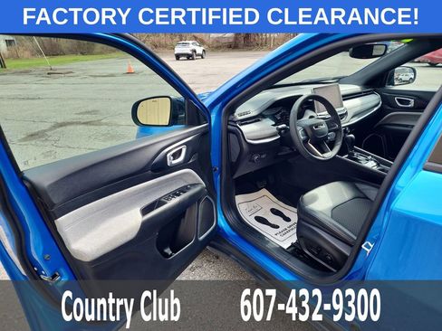 Used 2024 Jeep Compass Latitude w/ Convenience Group AWD/4WD image 10