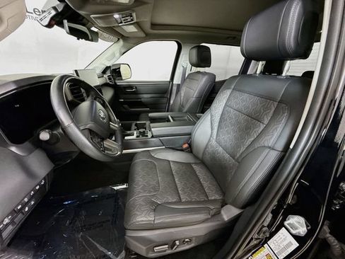 Used 2024 Toyota Tundra Limited AWD/4WD image 20