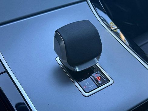 Certified 2025 Land Rover Range Rover Velar S AWD/4WD image 31