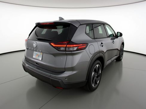 Used 2025 Nissan Rogue SV FWD image 9