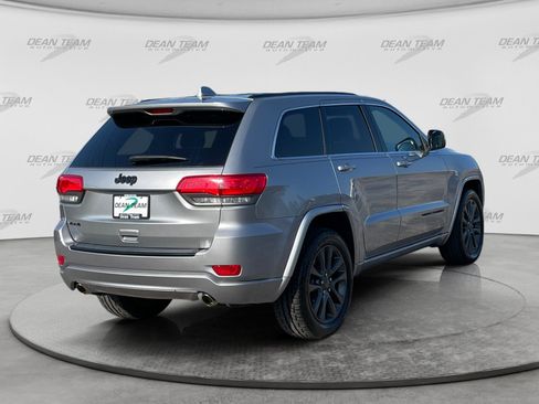 Used 2015 Jeep Grand Cherokee Altitude AWD/4WD image 8