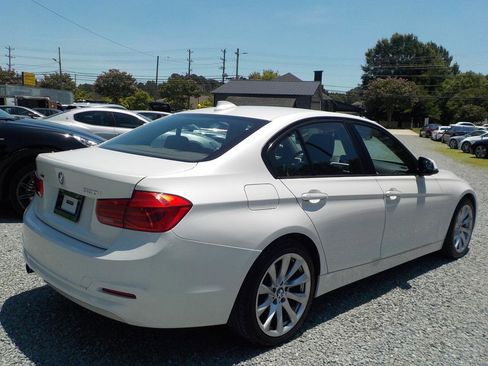 Used 2018 BMW 320i xDrive Sedan w/ Convenience Package AWD/4WD image 5