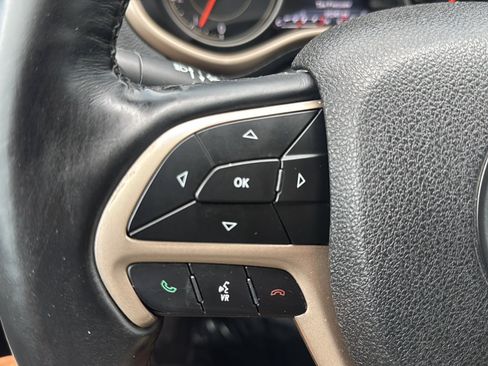 Used 2018 Jeep Cherokee Limited AWD/4WD image 30