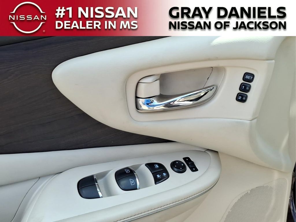 Used 2019 Nissan Murano Platinum FWD image 12